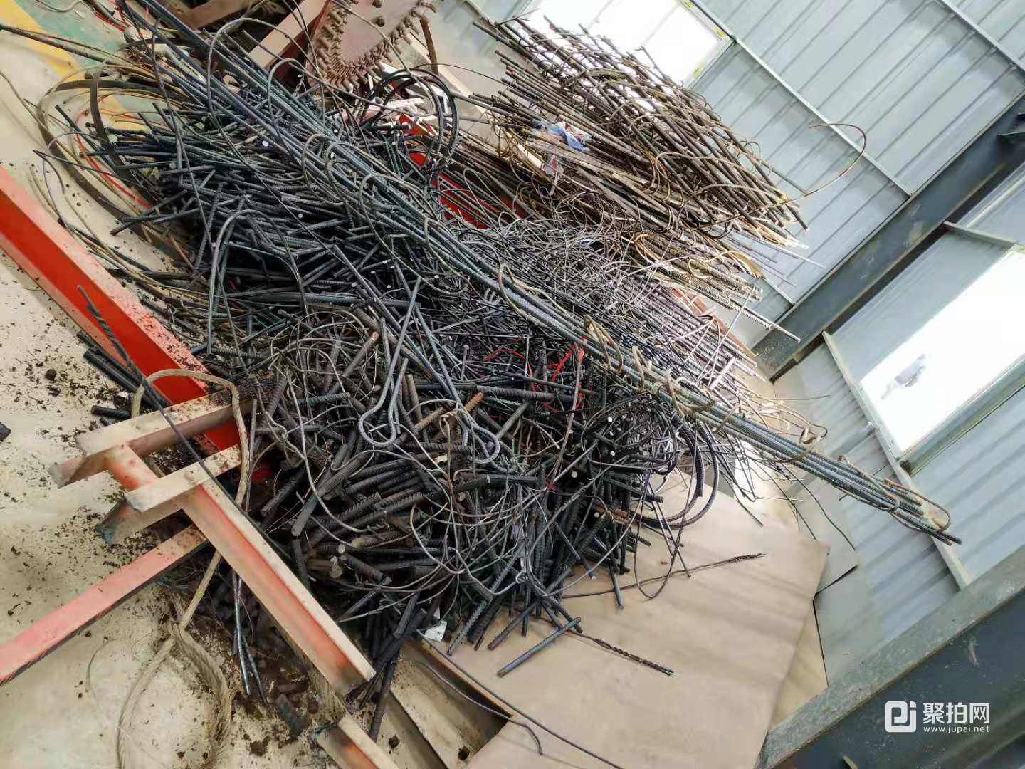 买球股份有限公司:竞价稀碎:在线竞价平台的新模式与稀缺资源的激烈争夺(图1)